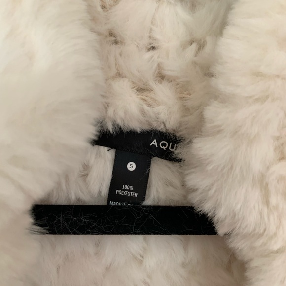 Womens Faux Fur Vest Size Small in Cream / Offwhite - Picture 8 of 8